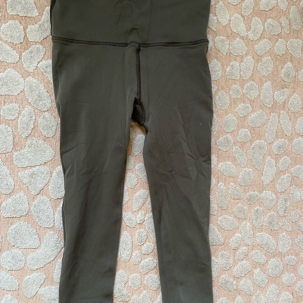 Lululemon green cropped leggings
